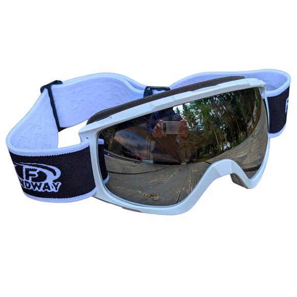 New FINDWAY Mirrored Ski & Snowboard Goggles White Frame with Tags - Picture 1 of 7